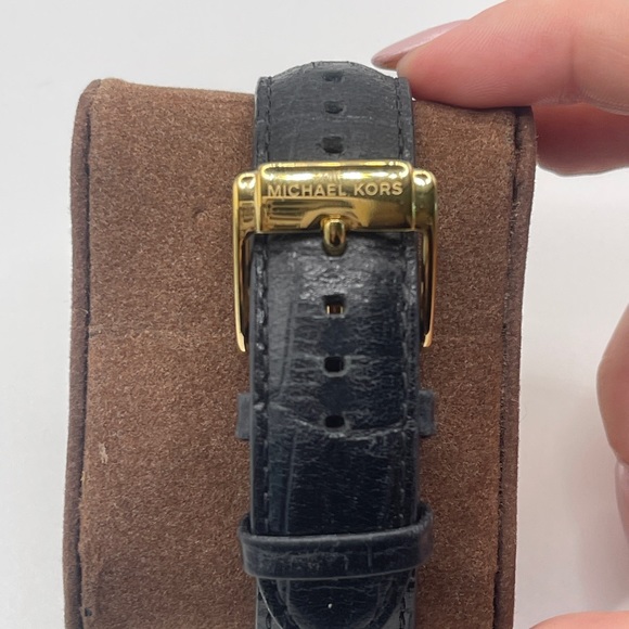 Gold Michael Kors black leather strap watch - Picture 3 of 3